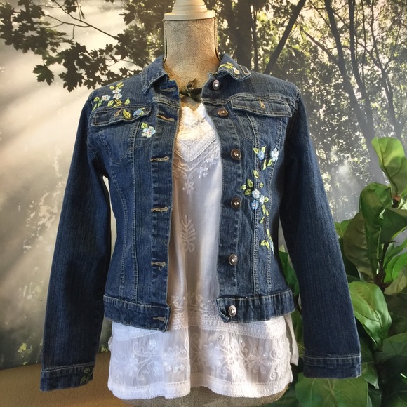 unknown Tops - White embellished dainty Summer V Neck Sequined Sparkly classy